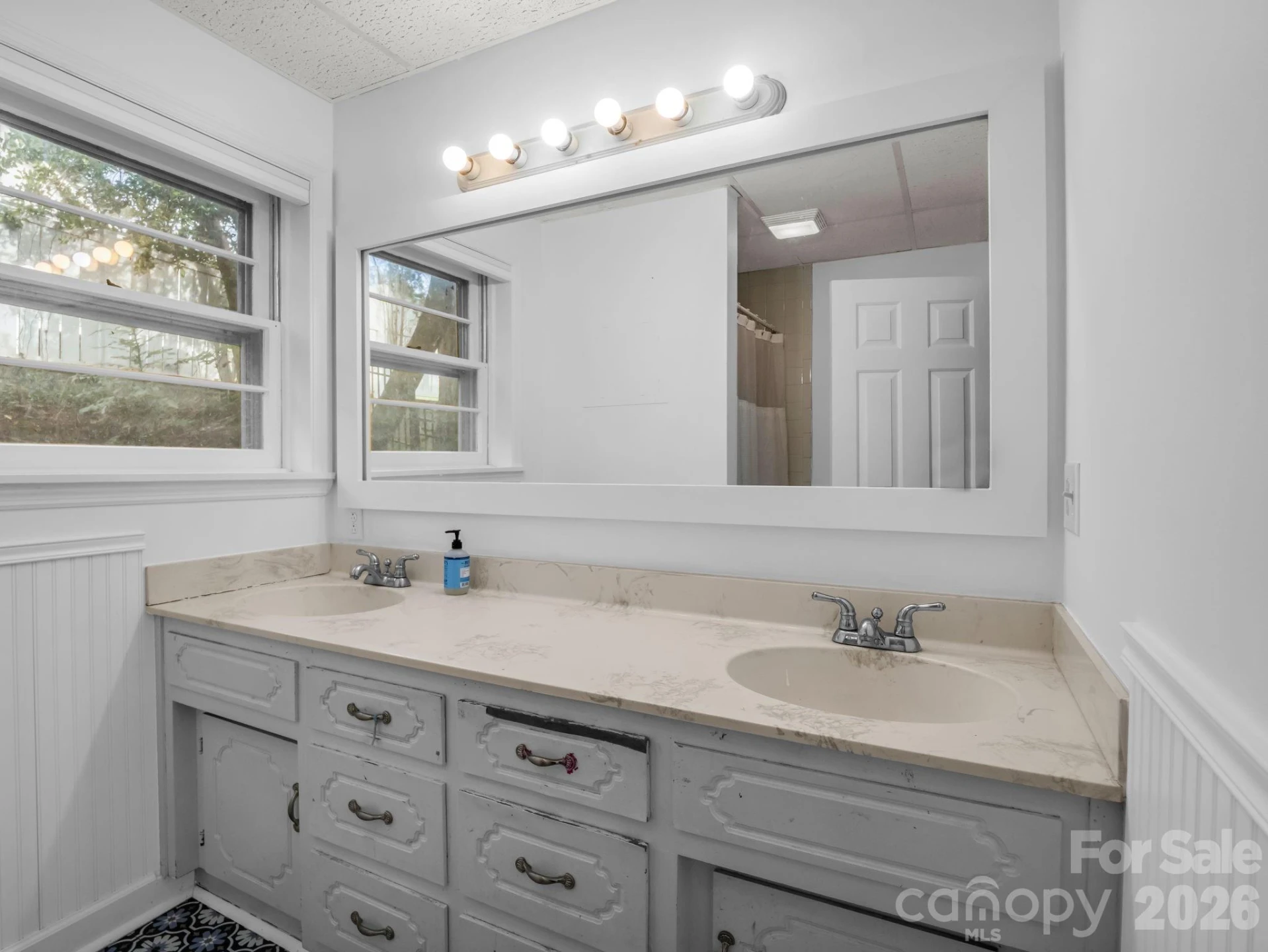 54 Broadway Avenue - Photo 33