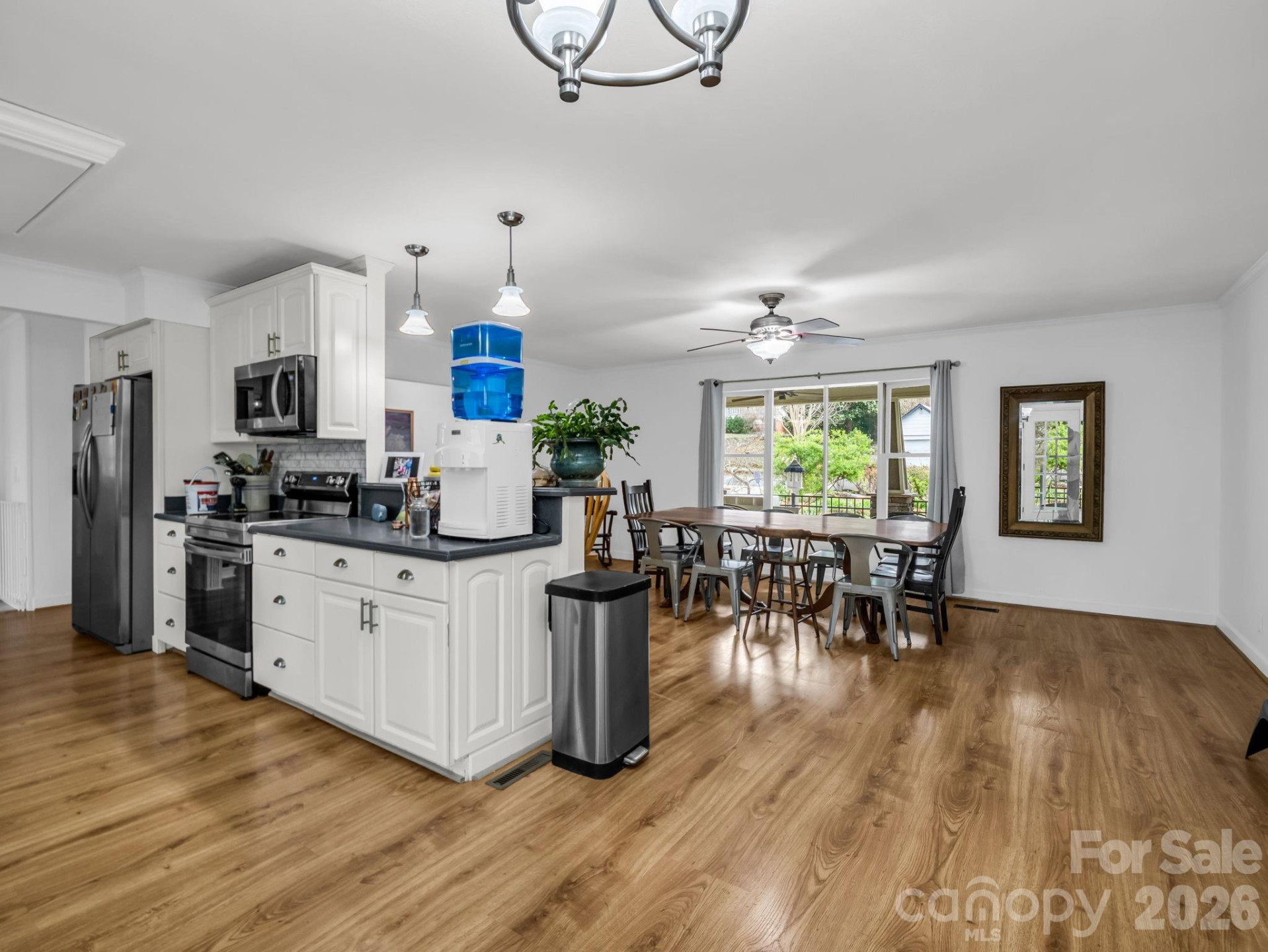 54 Broadway Avenue - Photo 10