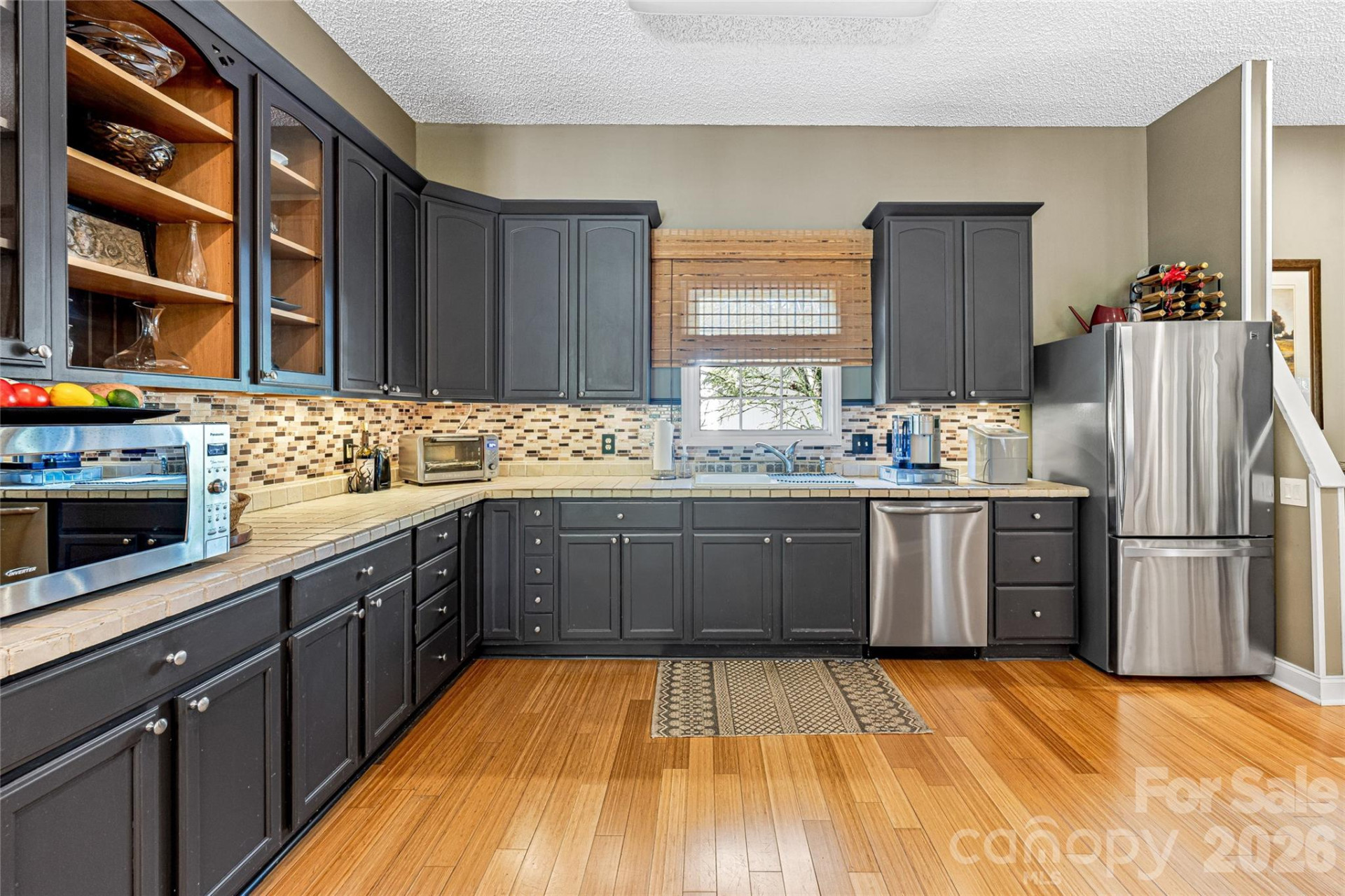 672 Blythe Street - Photo 2