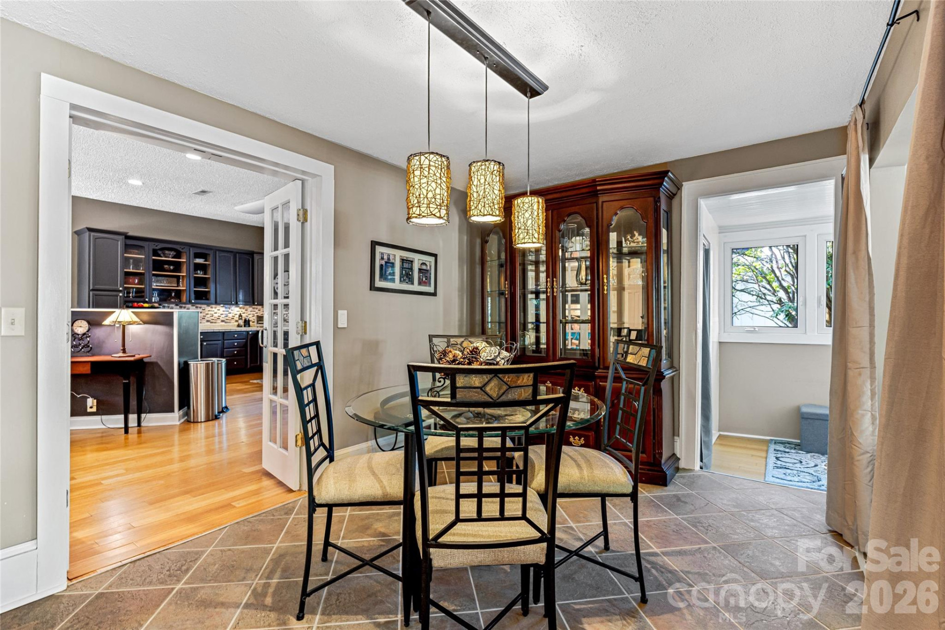 672 Blythe Street - Photo 4