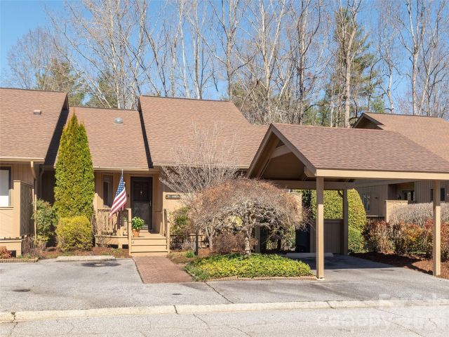 701 Red Oak Drive, Hendersonville, NC, 28791