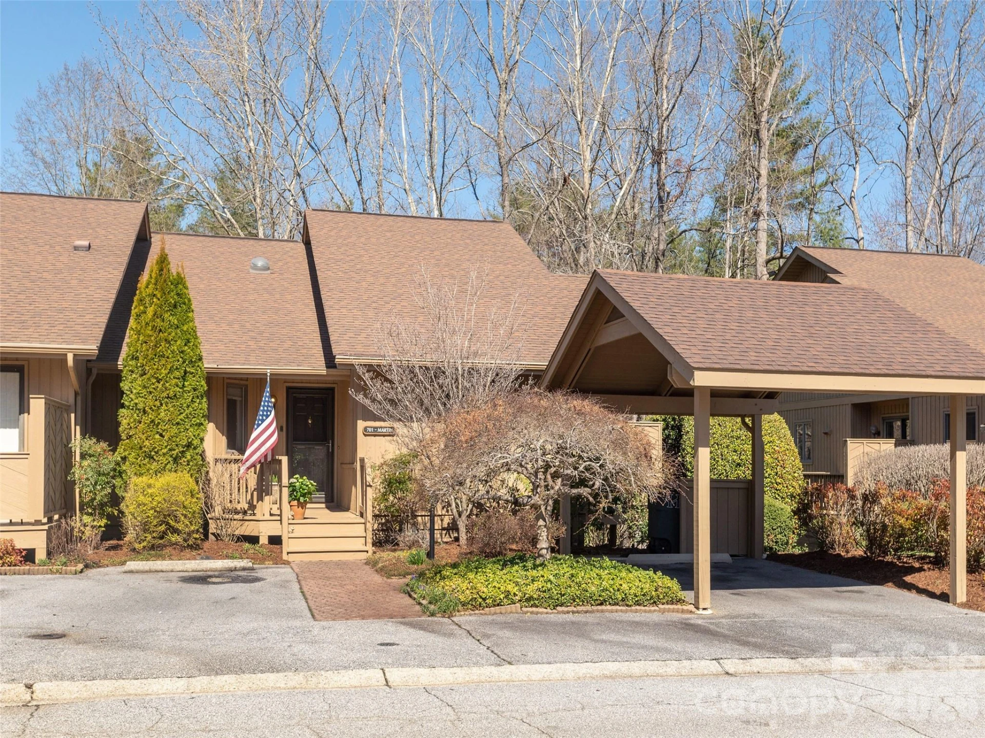 701 Red Oak Drive
