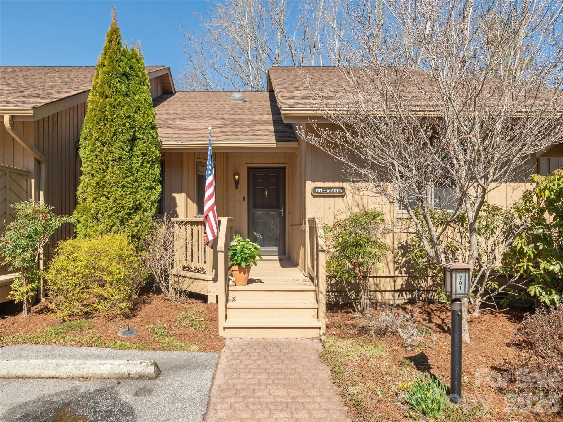 701 Red Oak Drive - Photo 2