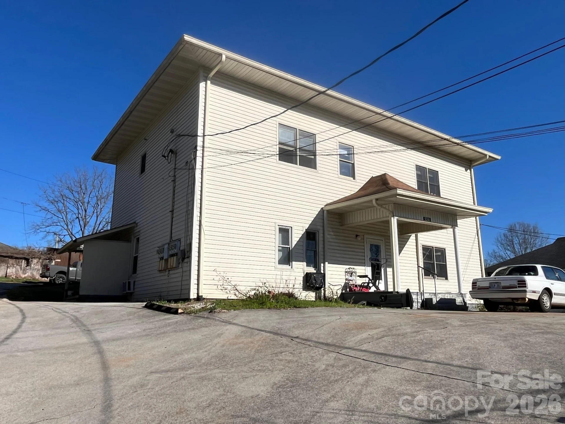524 Baldwin Avenue