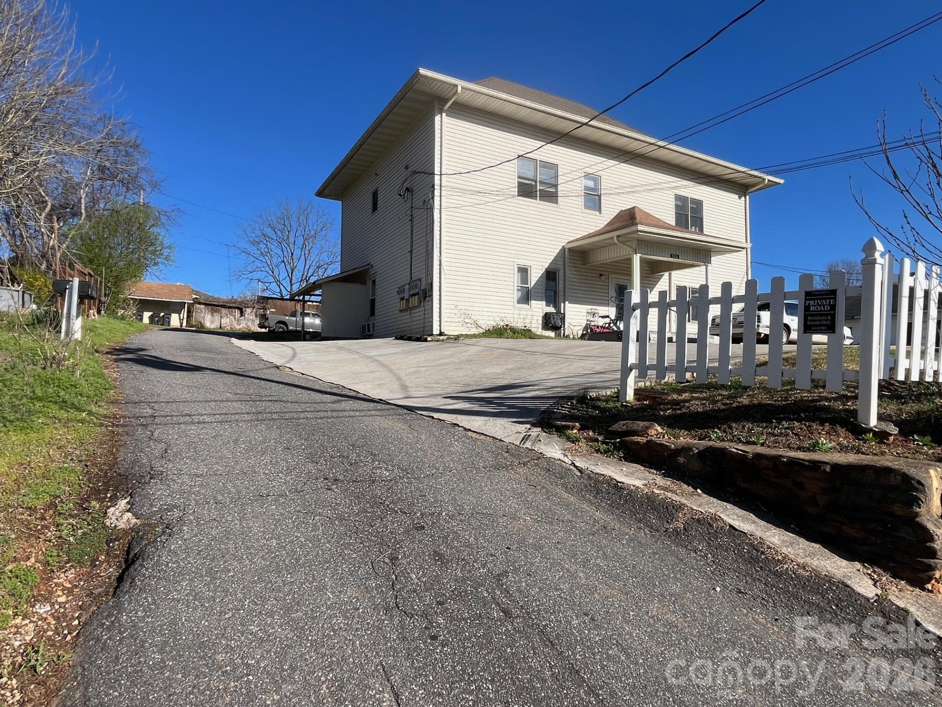 524 Baldwin Avenue - Photo 5