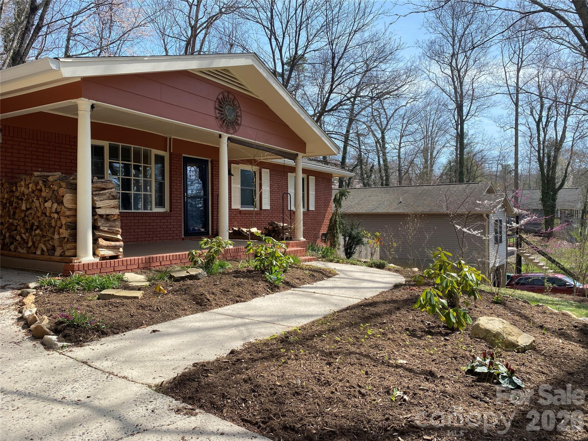 131 Locust Court - Photo 2