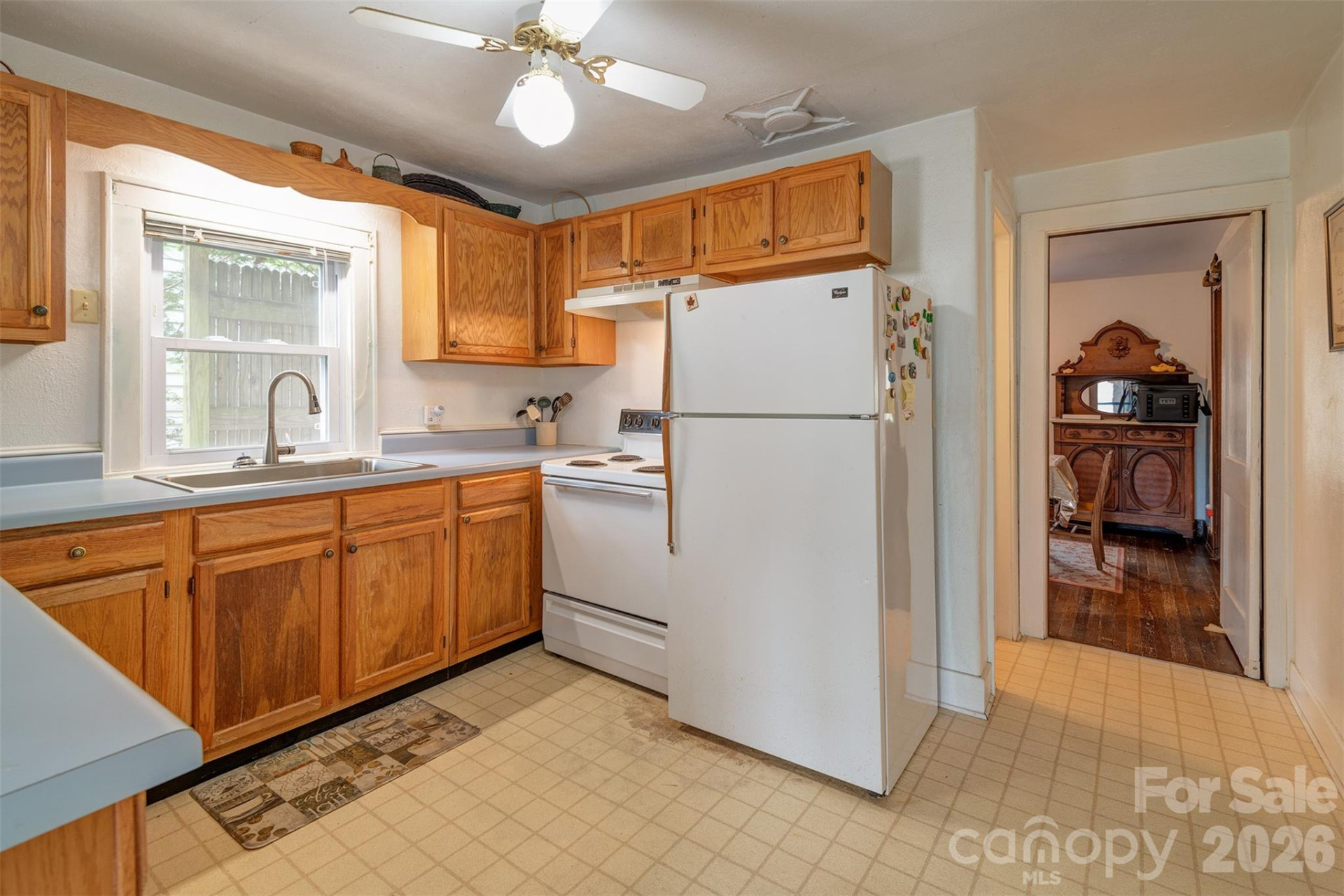 99 Salisbury Avenue - Photo 11