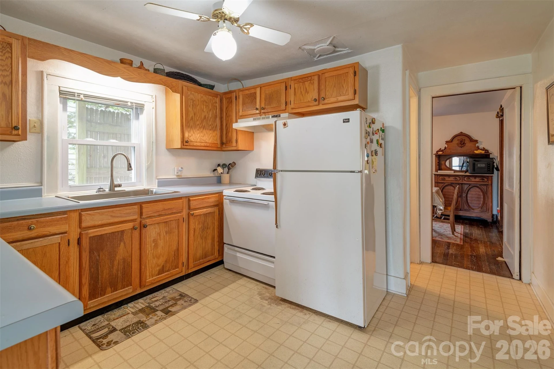 99 Salisbury Avenue - Photo 11