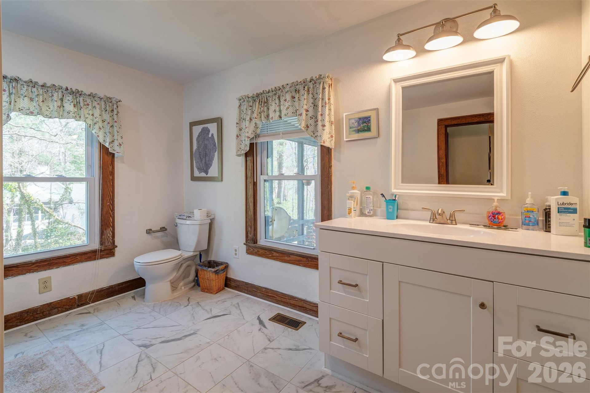 99 Salisbury Avenue - Photo 13