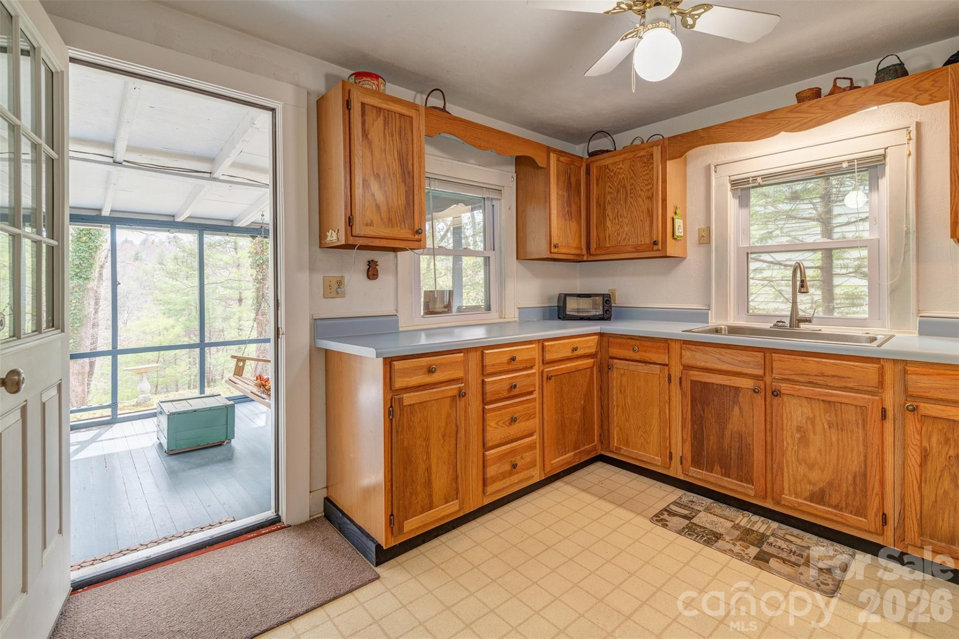 99 Salisbury Avenue - Photo 9