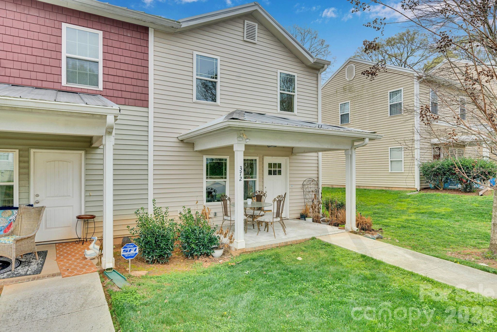 372 Mills Avenue - Photo 2