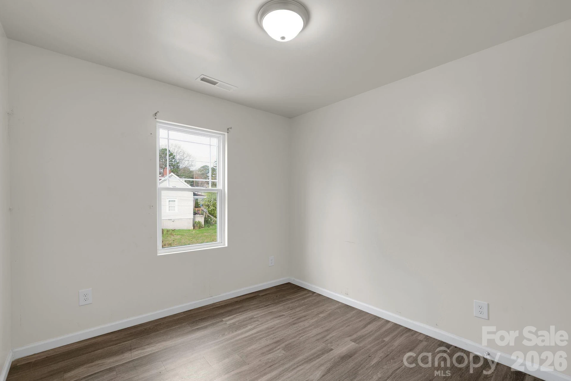 372 Mills Avenue - Photo 11