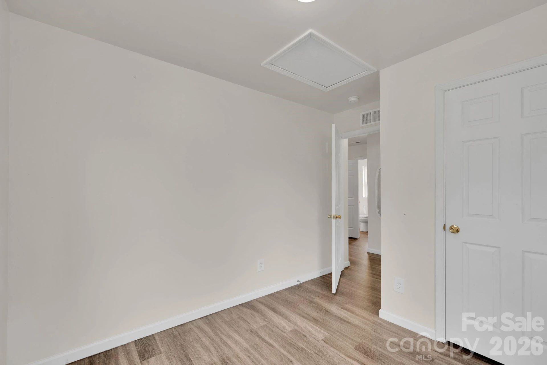 372 Mills Avenue - Photo 12