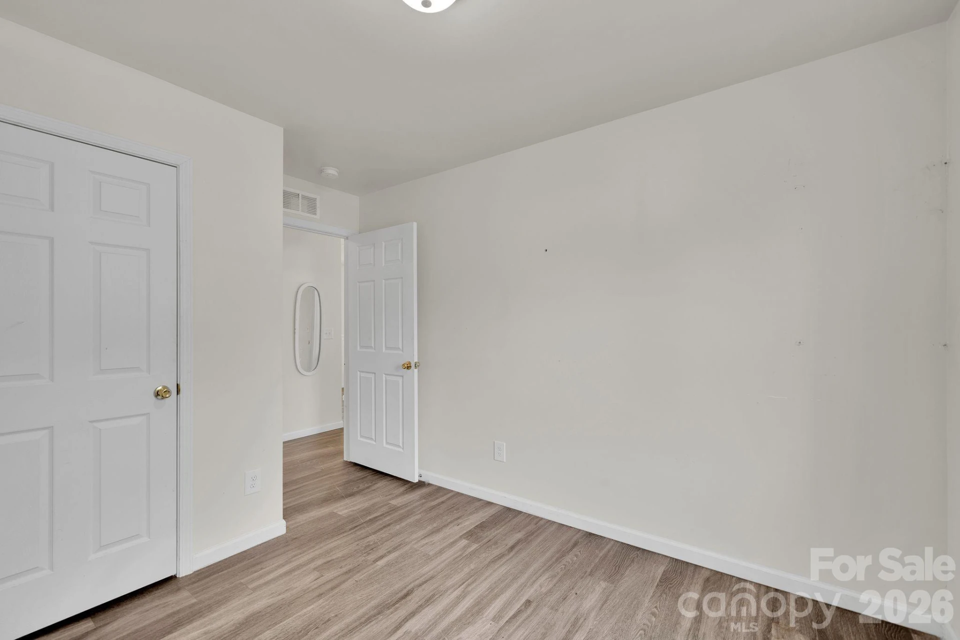 372 Mills Avenue - Photo 13
