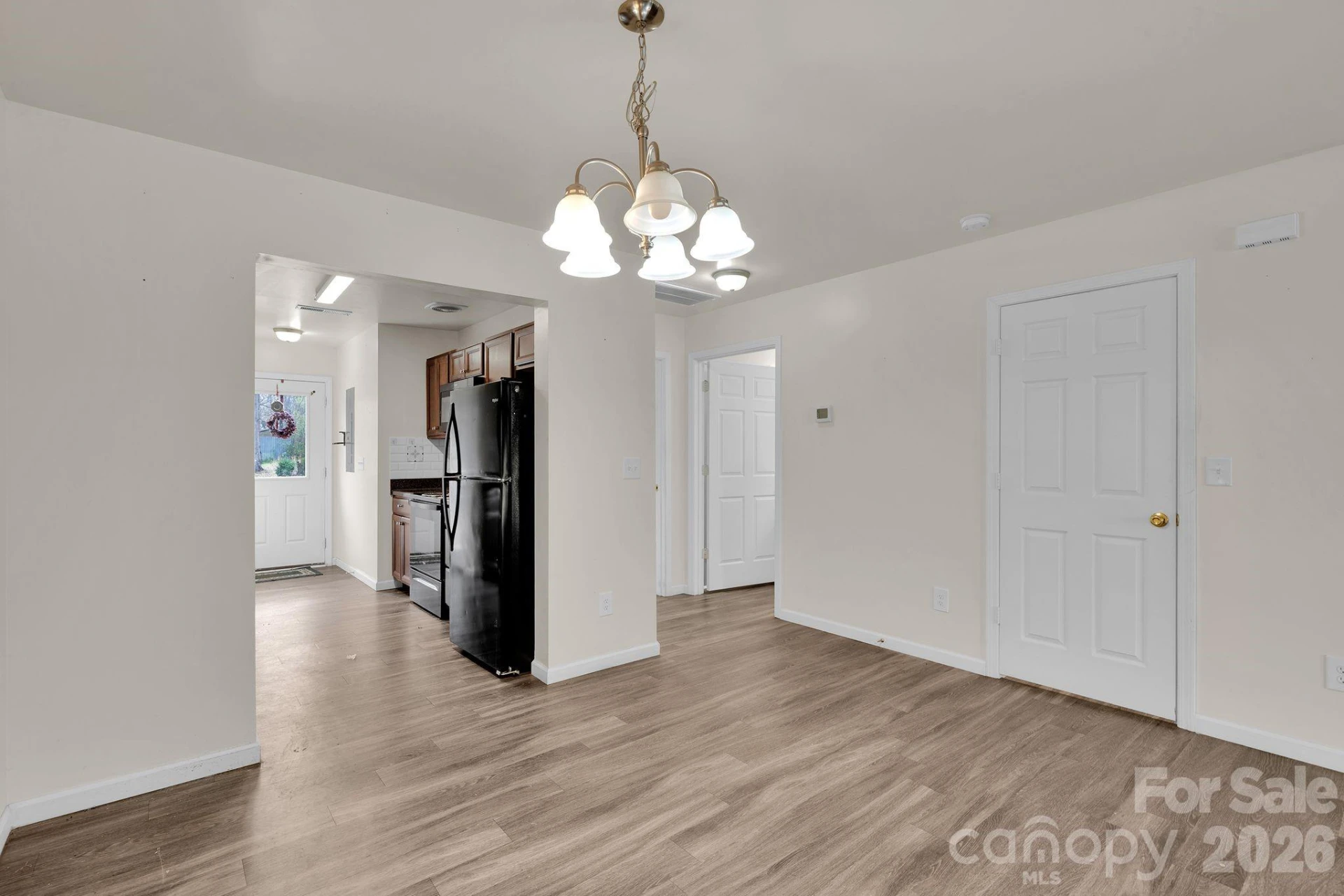 372 Mills Avenue - Photo 16