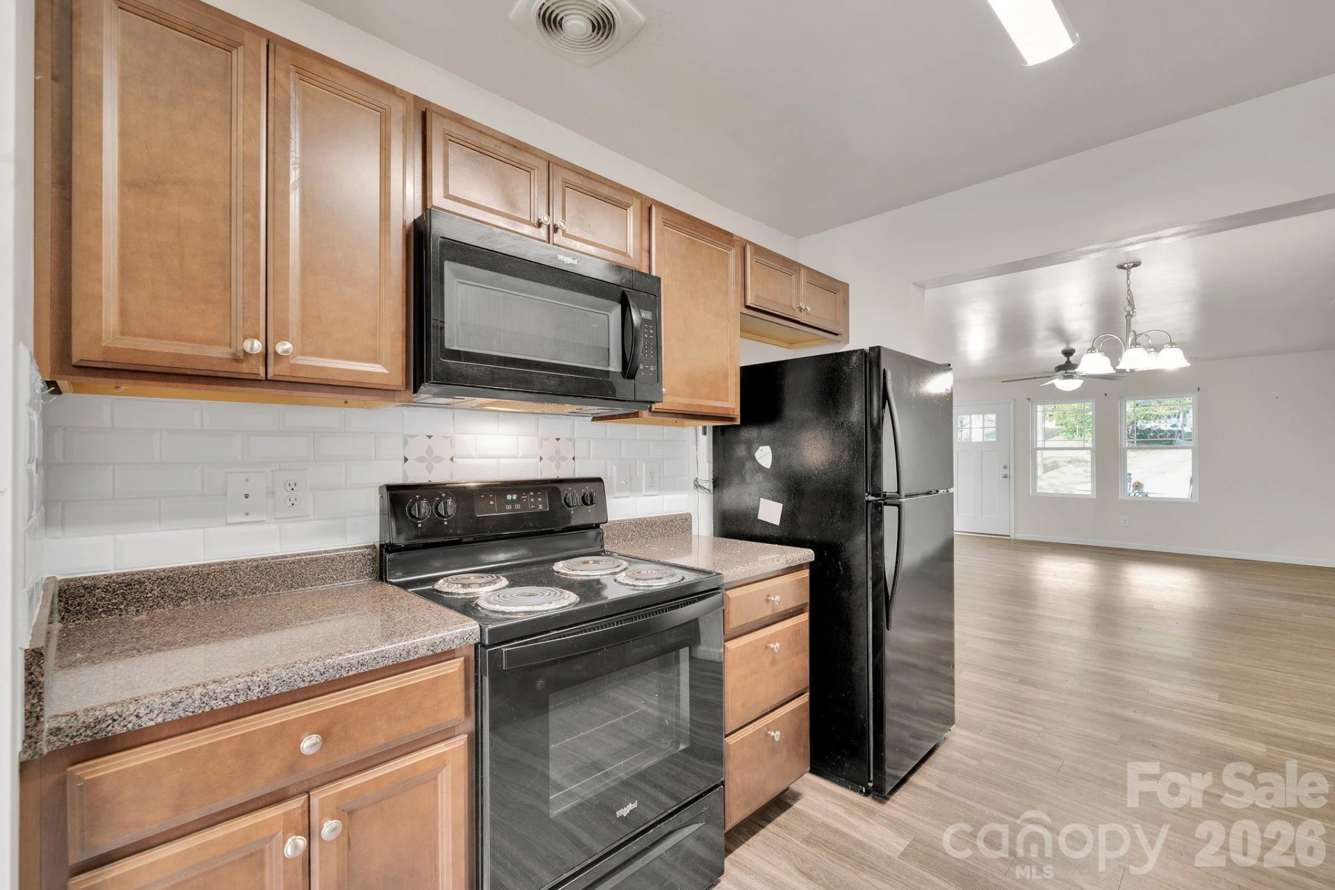 372 Mills Avenue - Photo 4