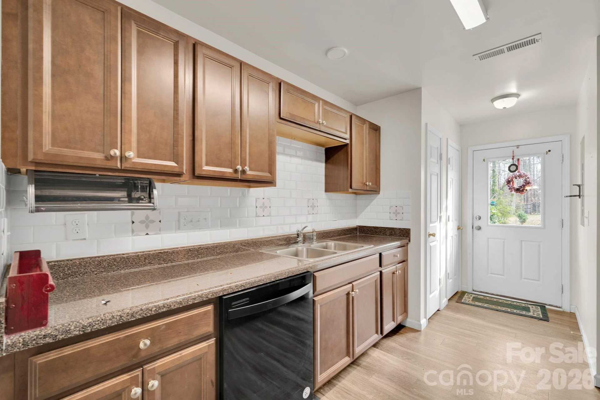 372 Mills Avenue - Photo 5