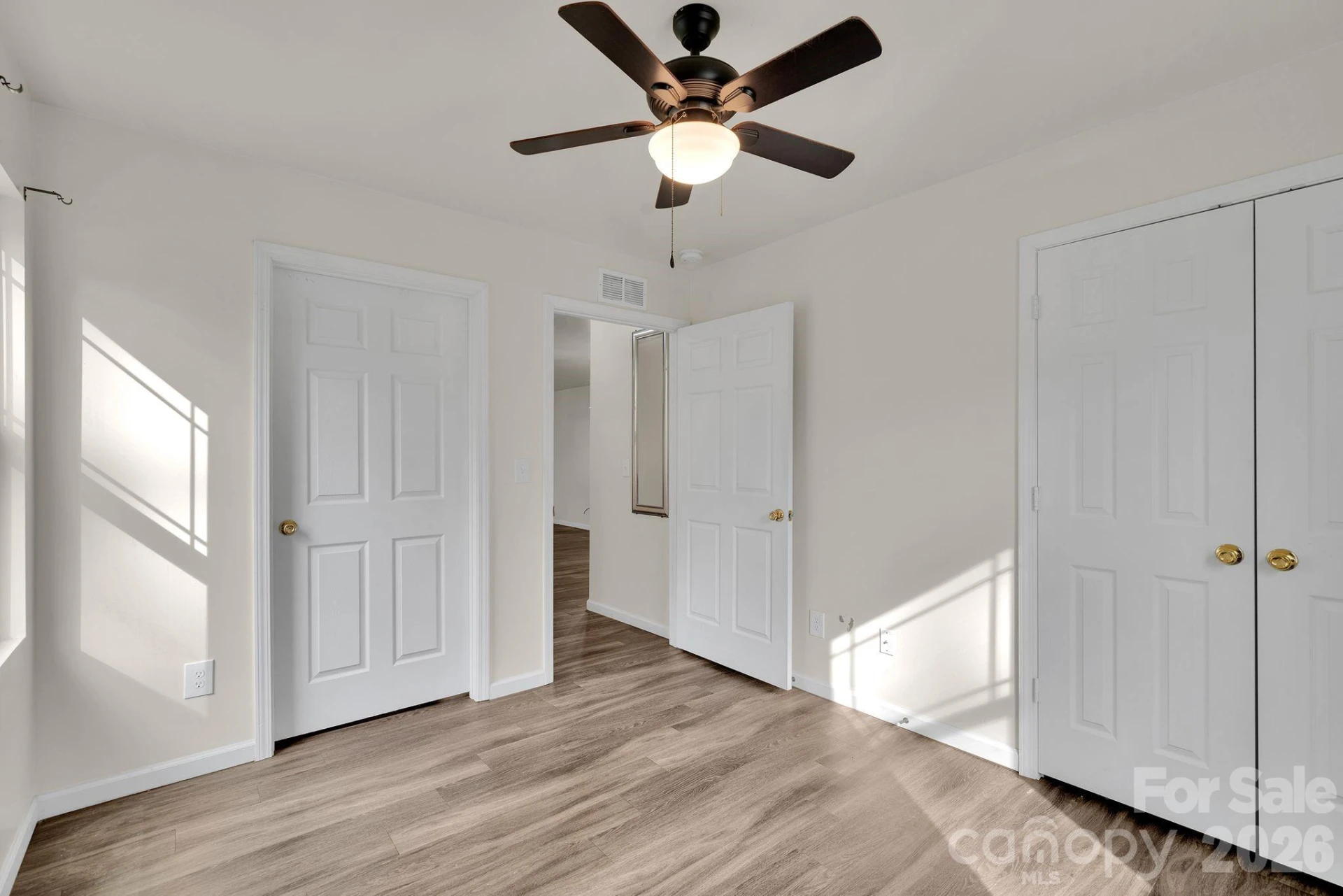 372 Mills Avenue - Photo 6