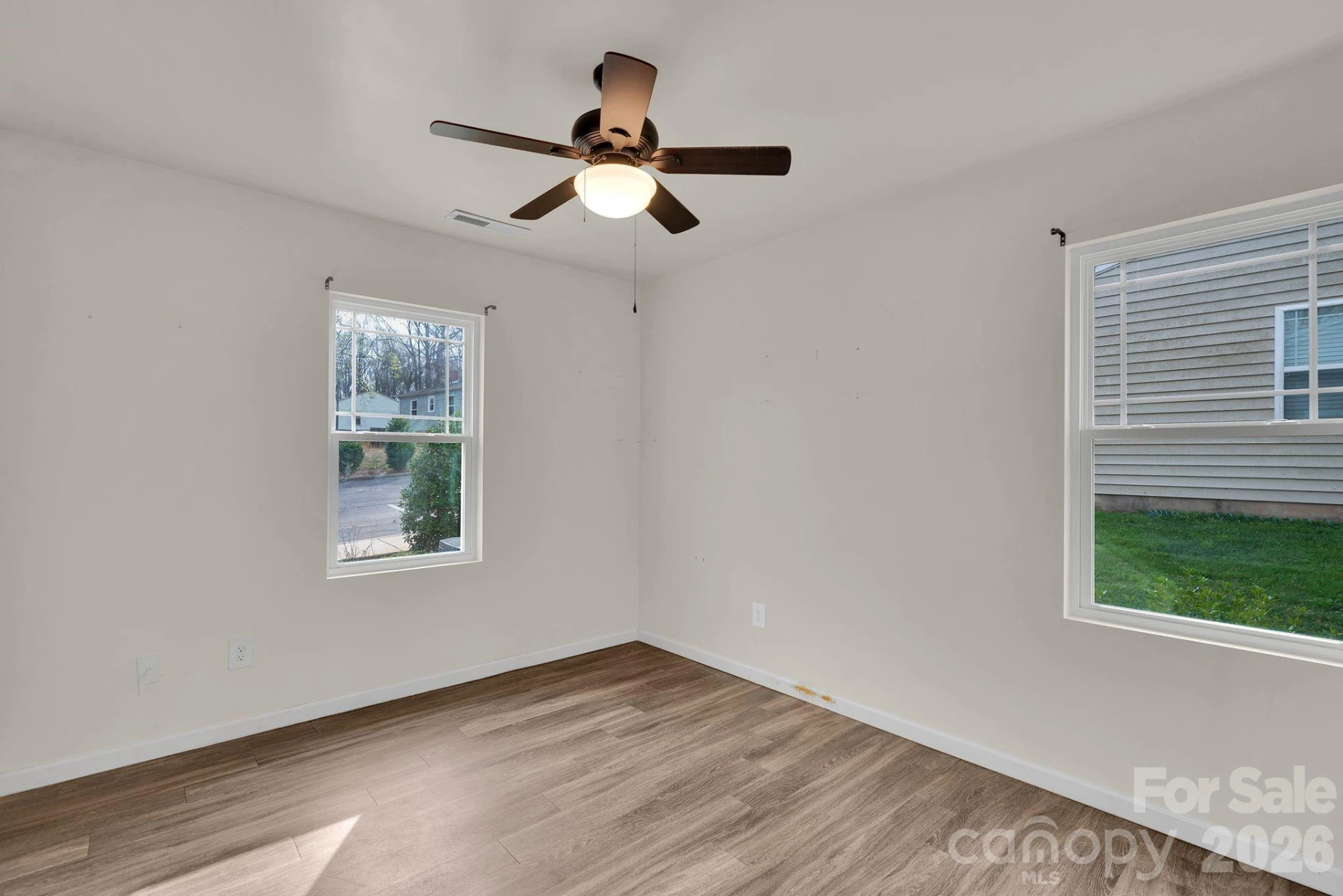 372 Mills Avenue - Photo 7
