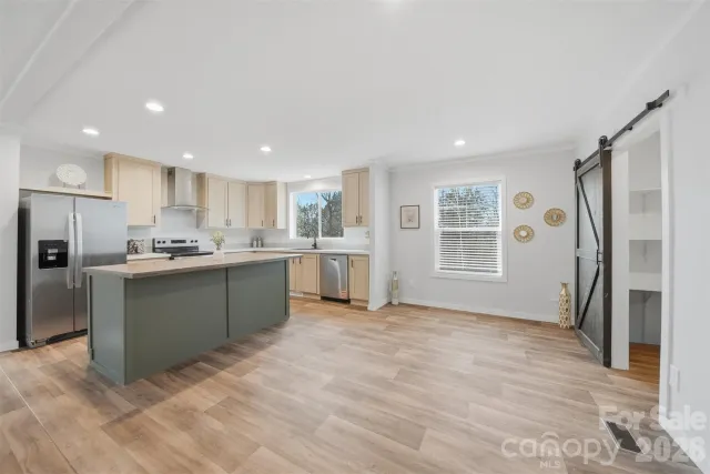 4186 Maple Trail