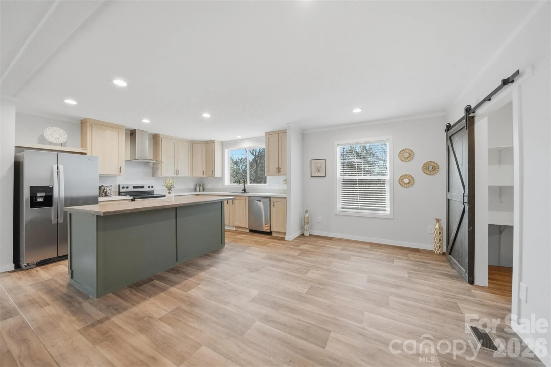 4186 Maple Trail