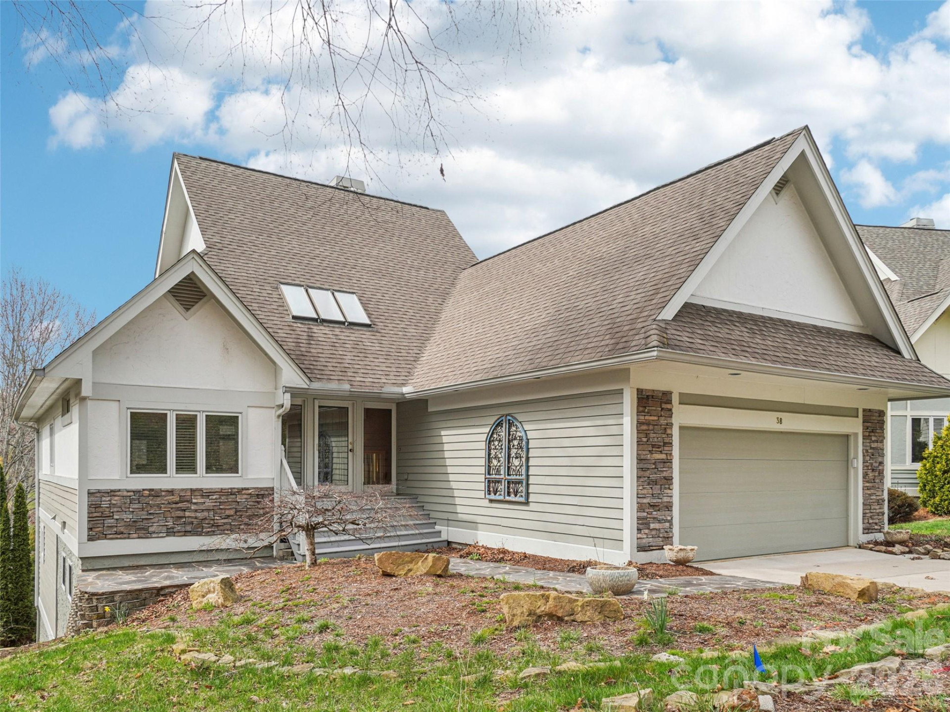 38 Highland Pointe Drive - Photo 2