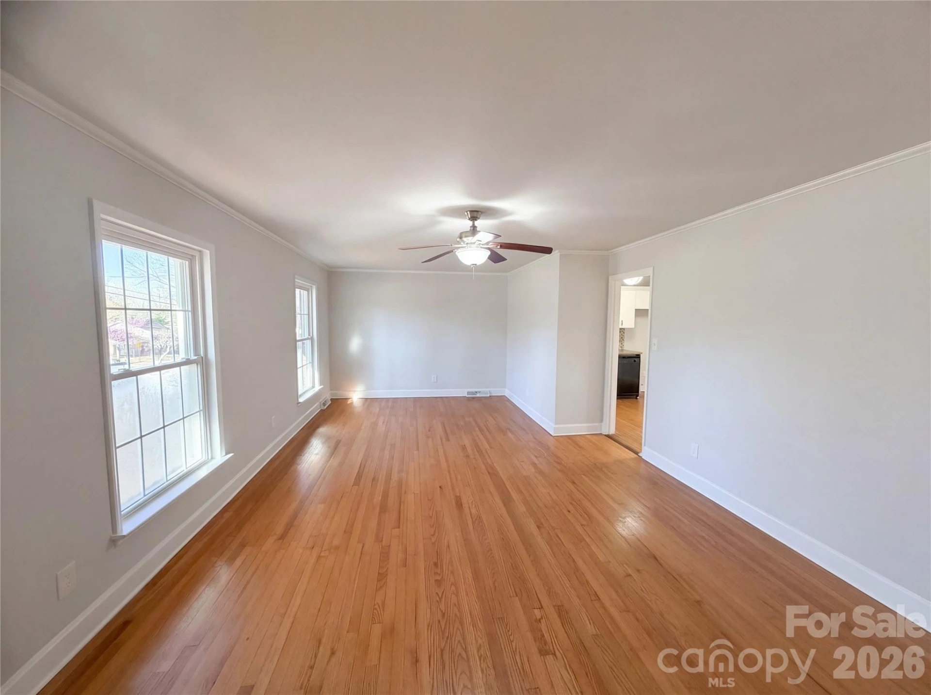 1512 Buckingham Avenue - Photo 3