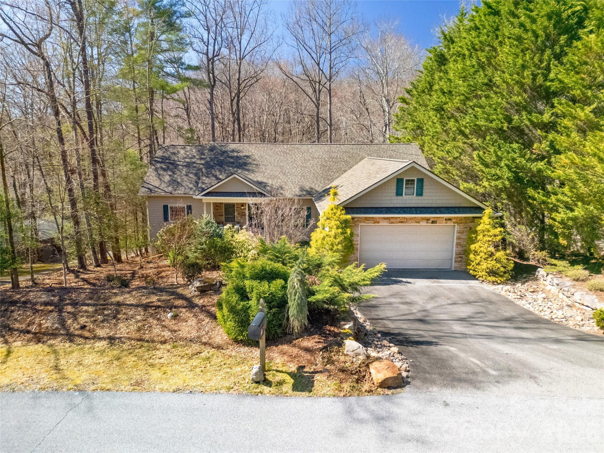 180 Notlvsi Court - Photo 2