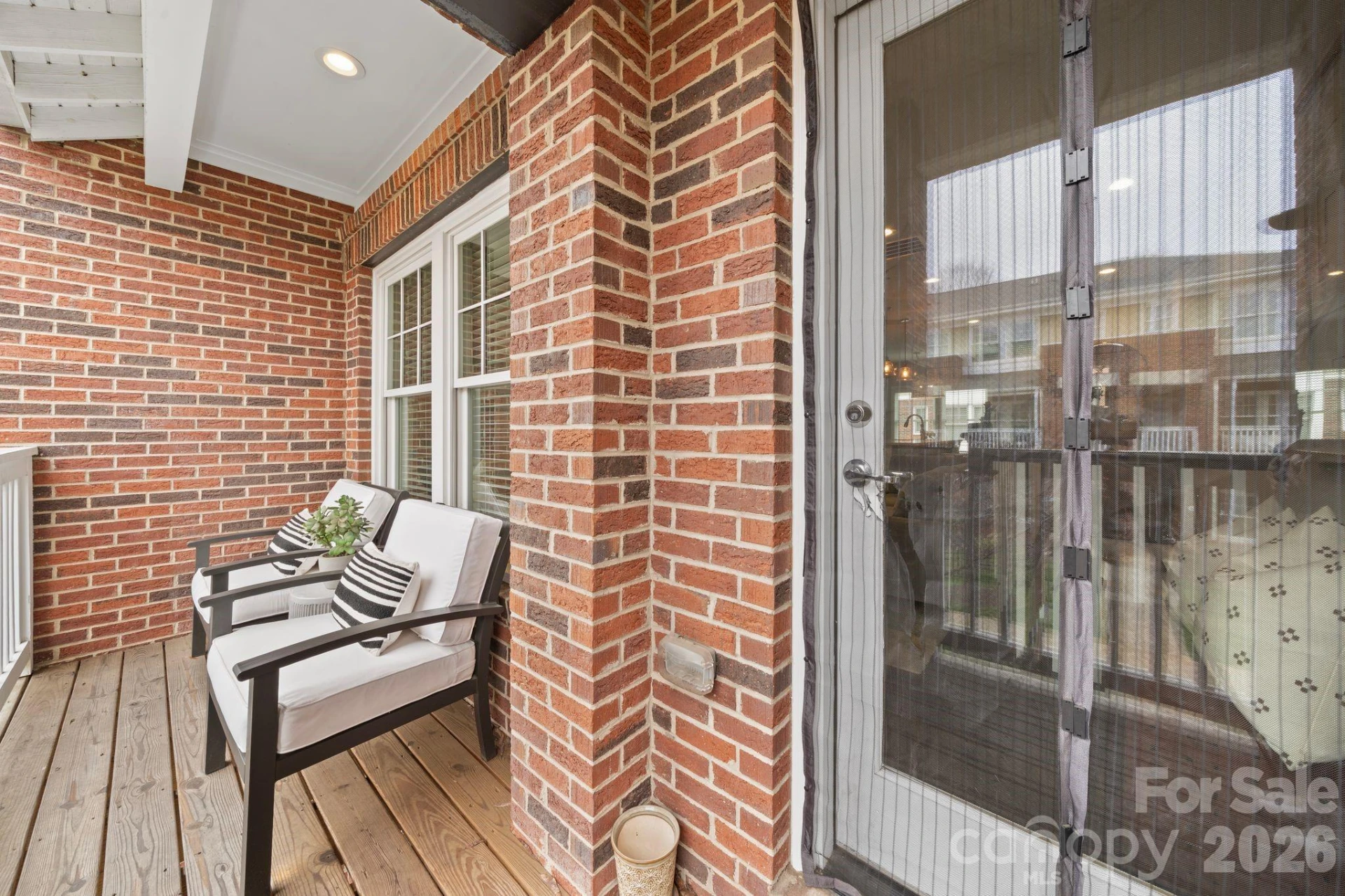 1214 Macomb Place - Photo 16