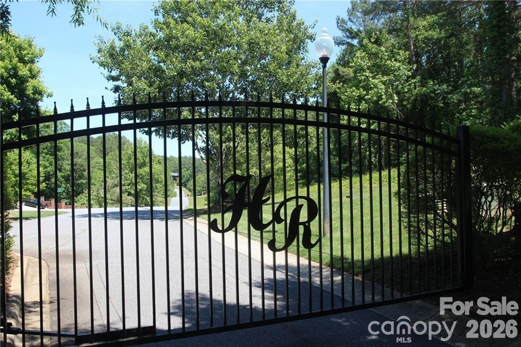 211 Ridge Top Drive #11 - Photo 3