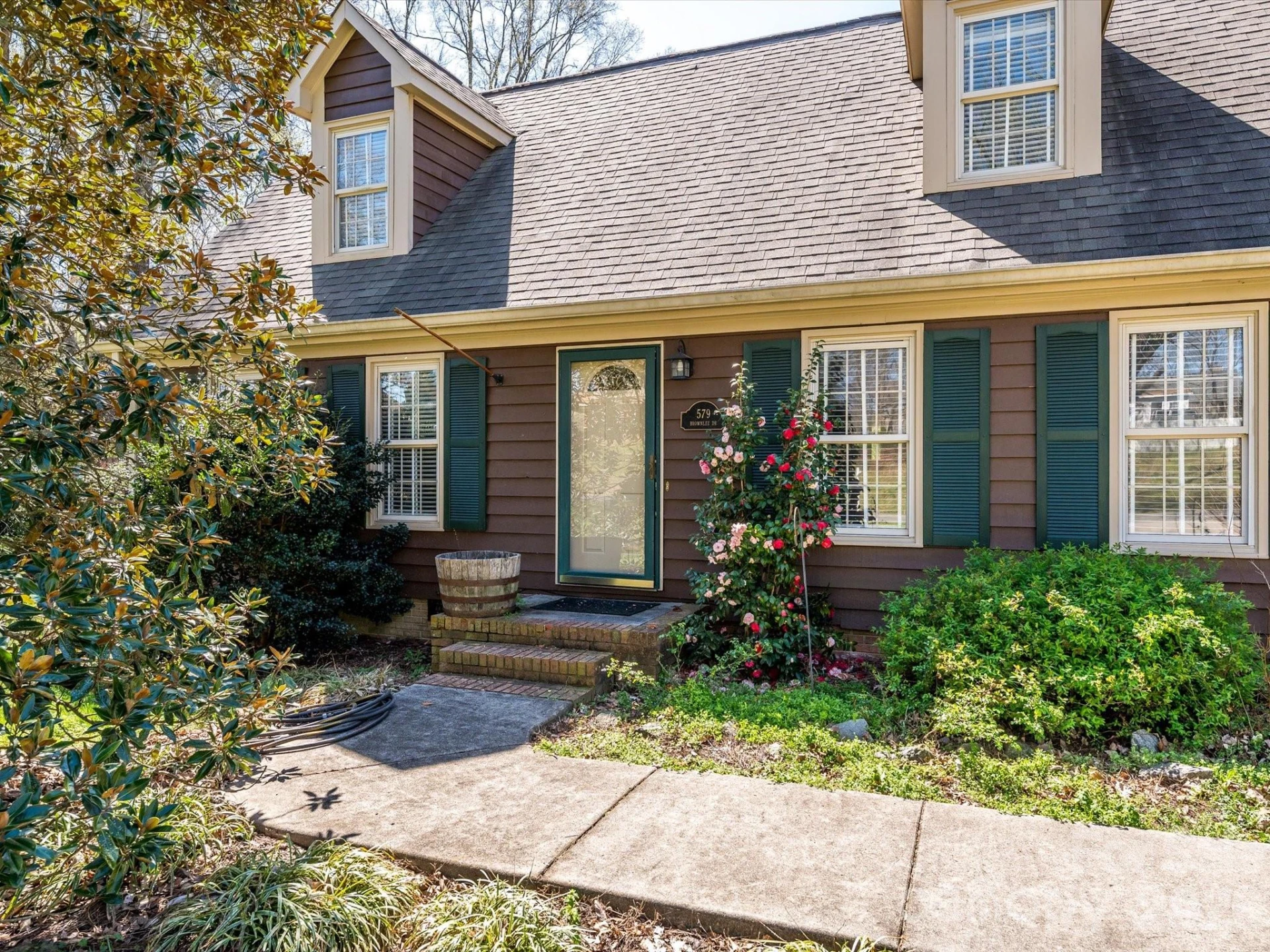 579 Brown Lee Drive - Photo 2