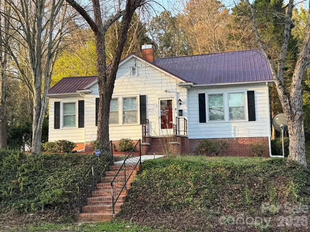 741 Brooklyn Avenue - Photo 2