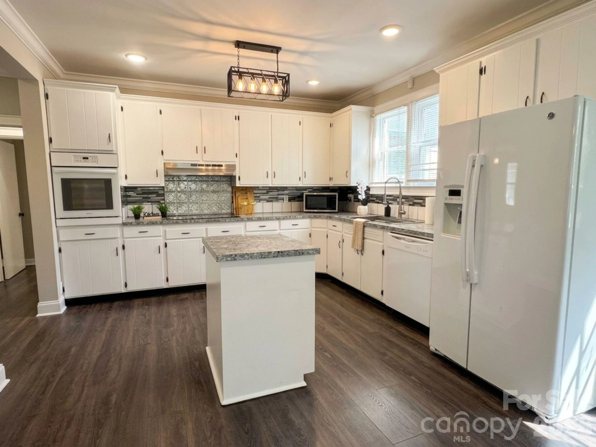 741 Brooklyn Avenue - Photo 6