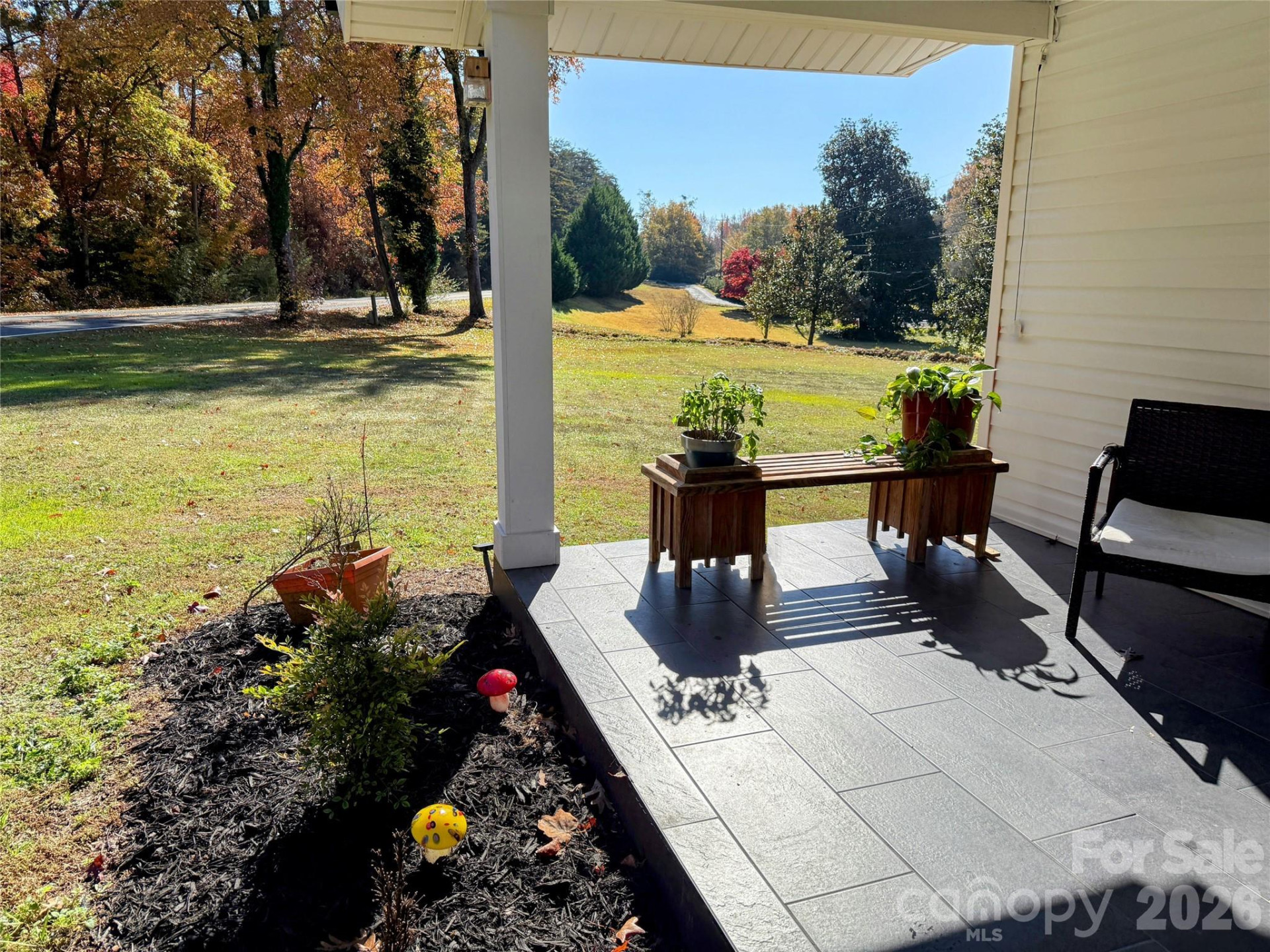 979 Howard Gap Road - Photo 3