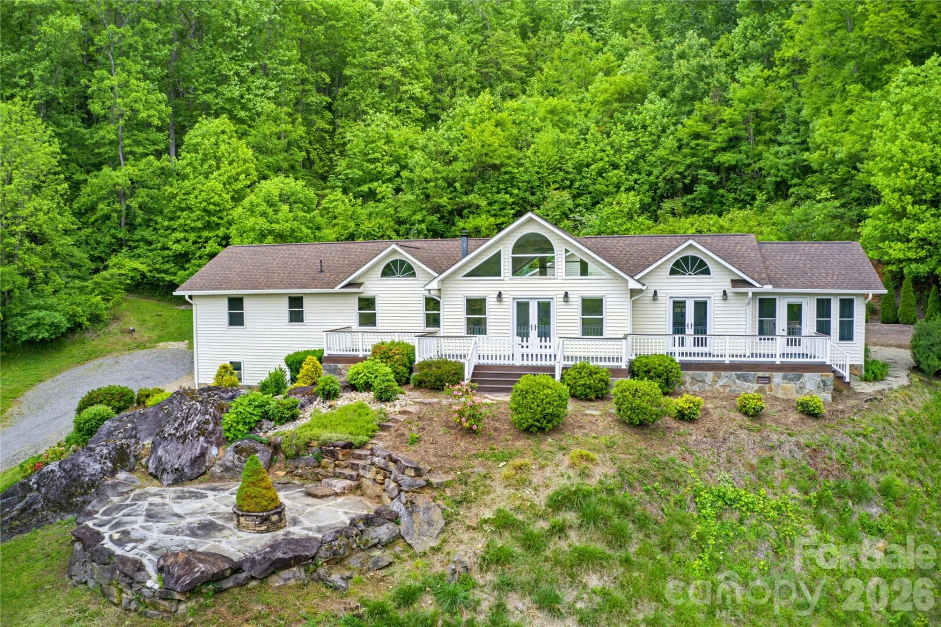 770 Discovery Place - Photo 2