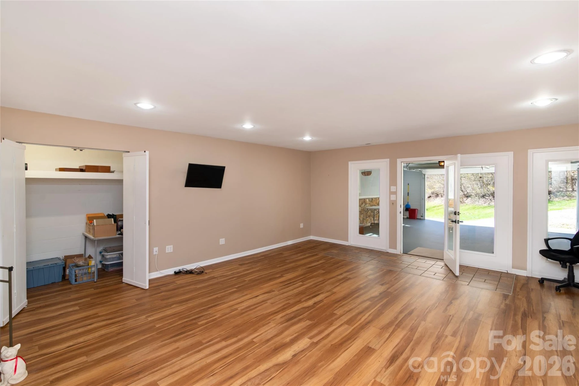 770 Discovery Place - Photo 13