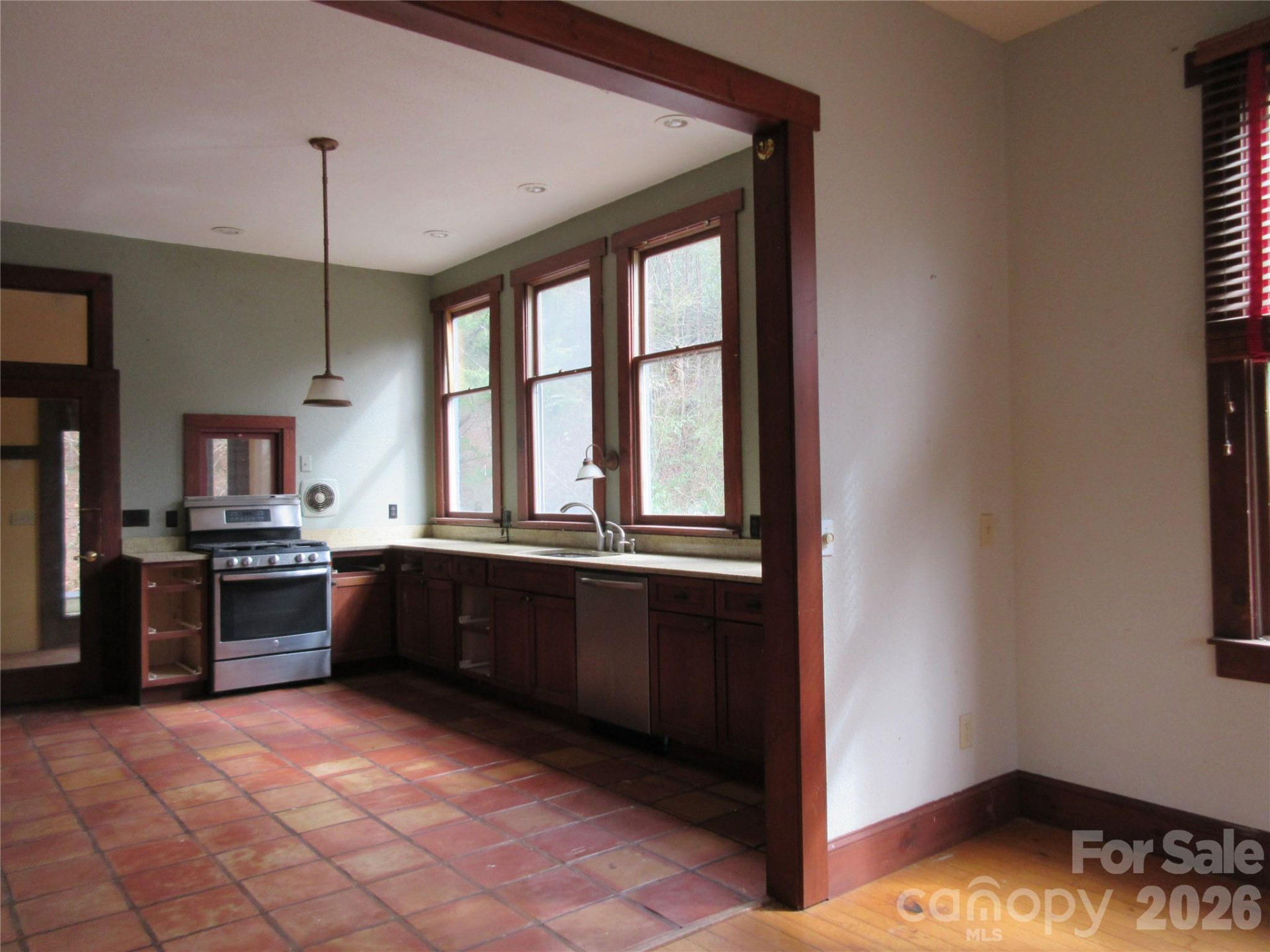 373 Shumont Road - Photo 17