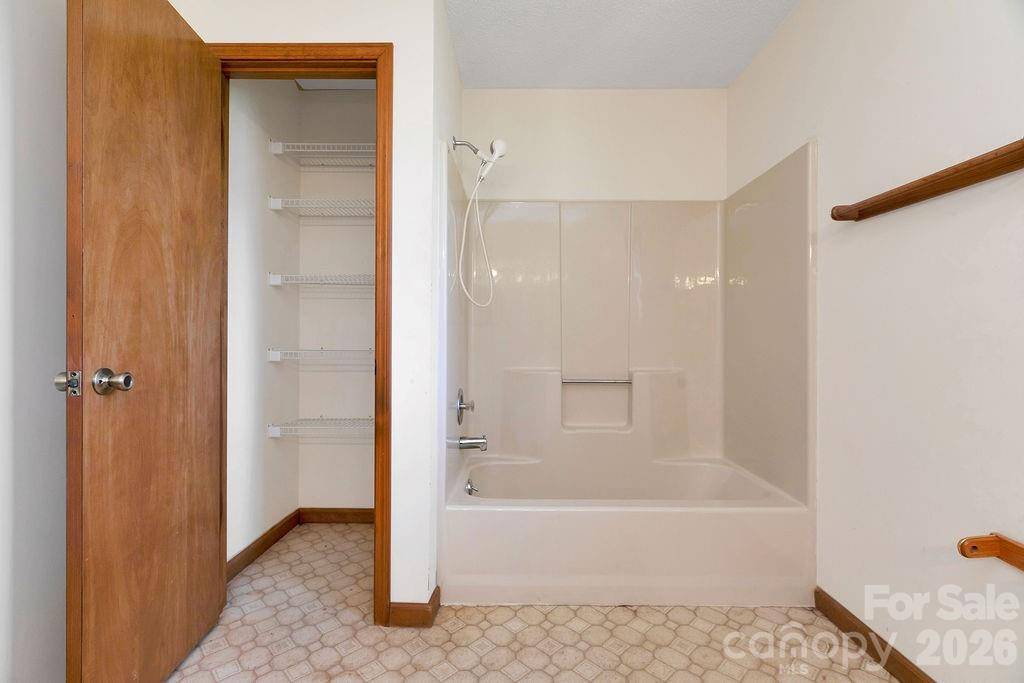 416 Kanasgowa Drive - Photo 17