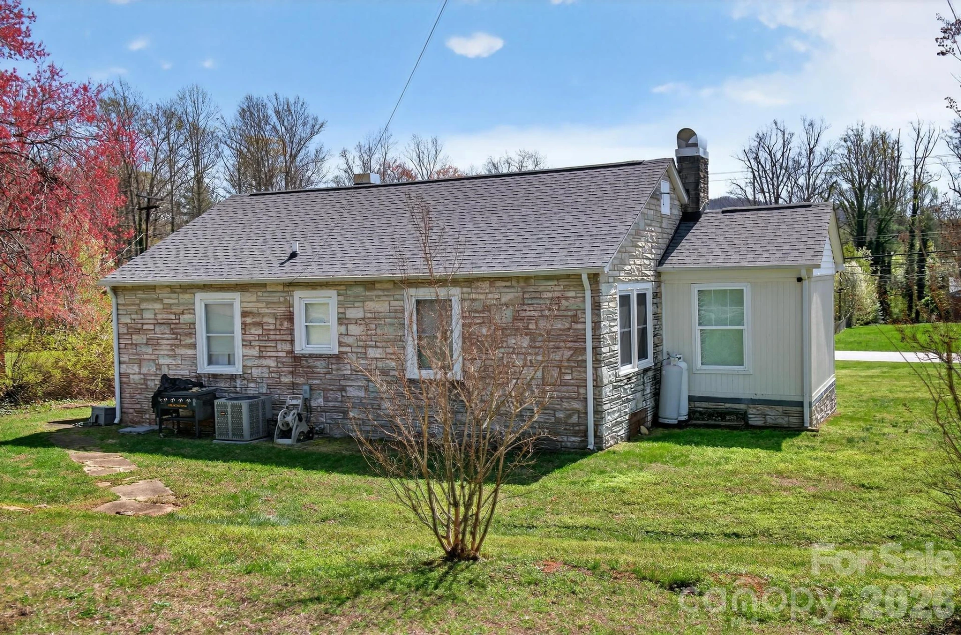 2501 US 70 Highway - Photo 4