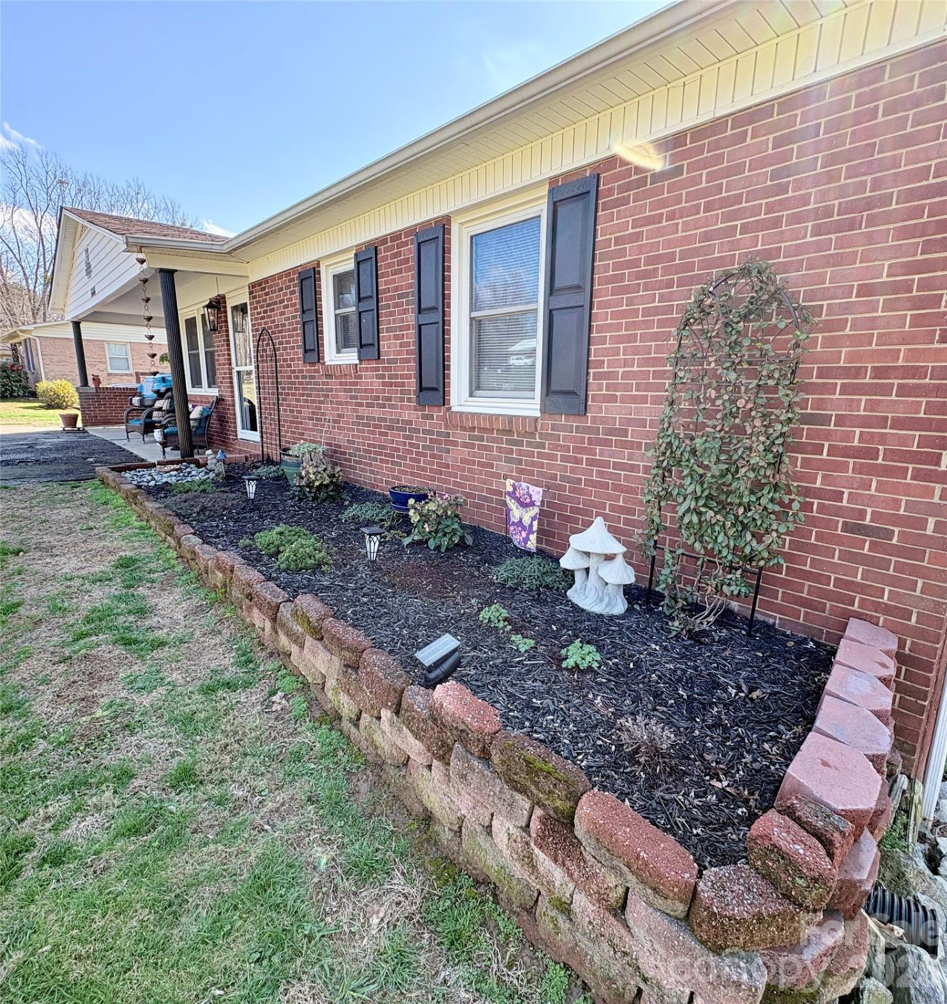 5666 US 70 Highway - Photo 3