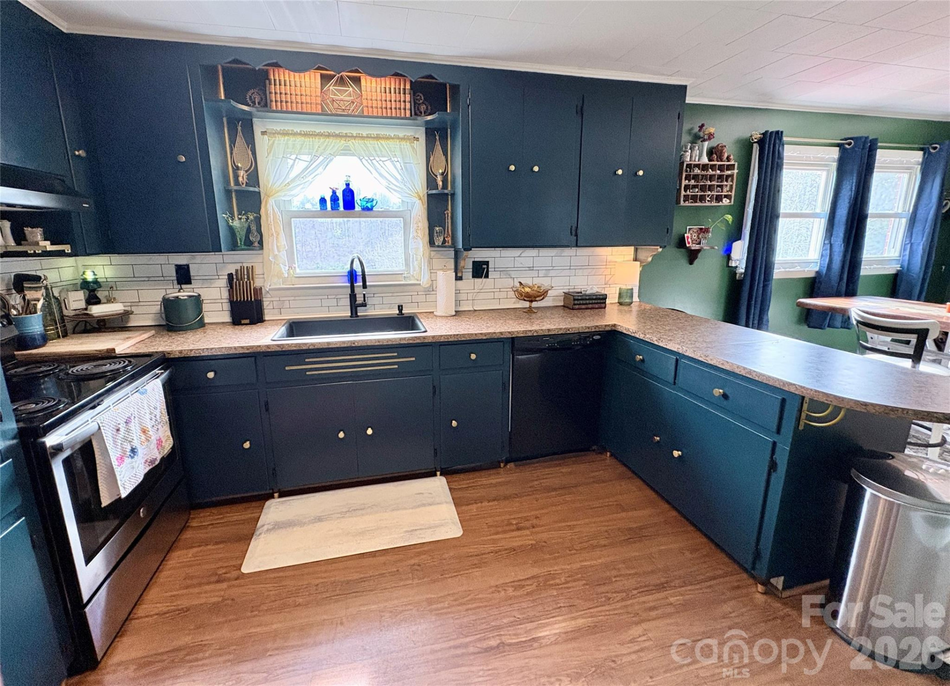 5666 US 70 Highway - Photo 8