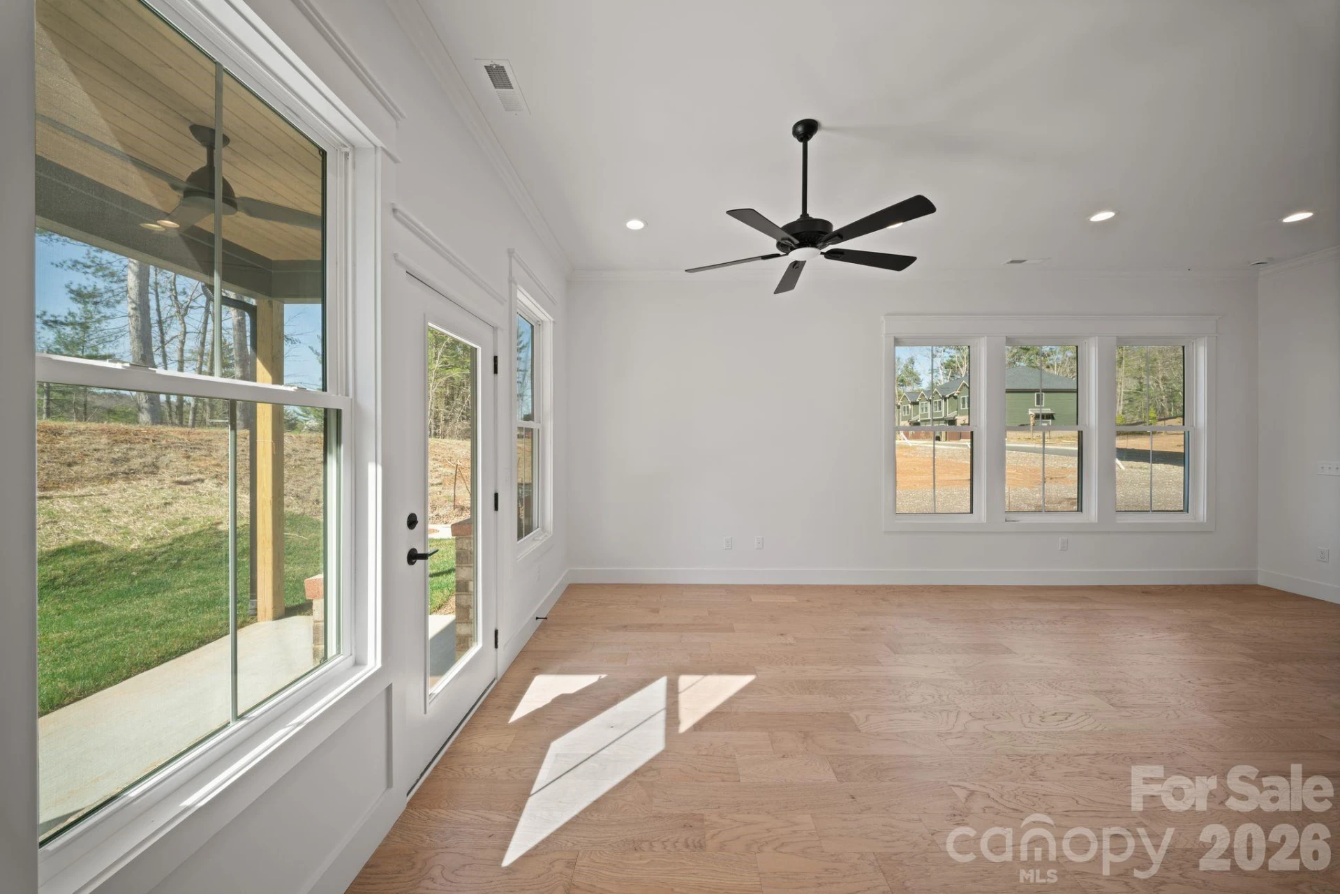 128 Collin Place - Photo 5