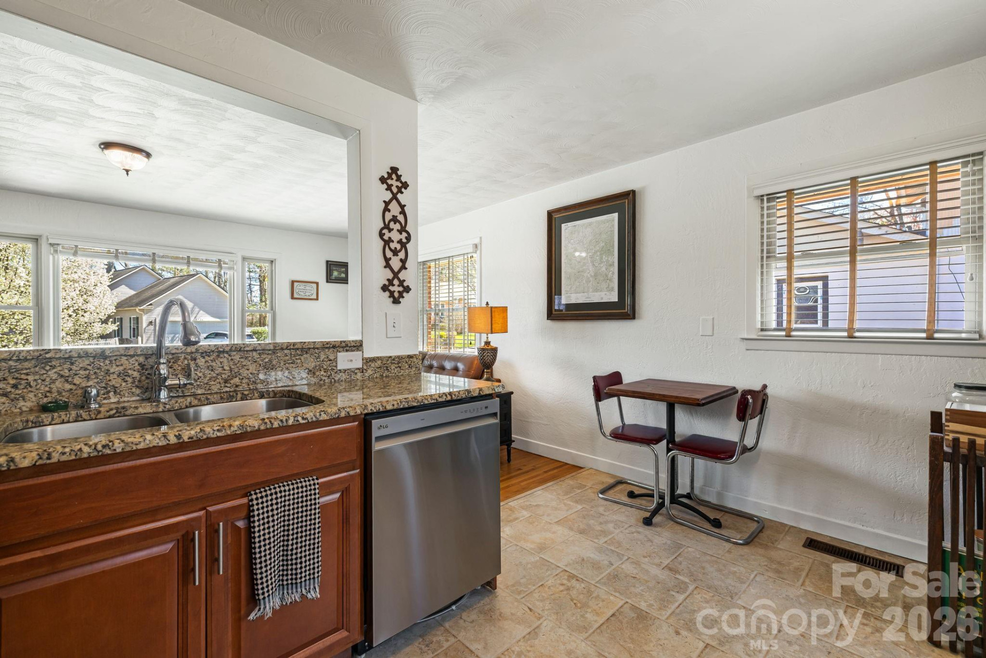 1733 Clairmont Drive - Photo 12