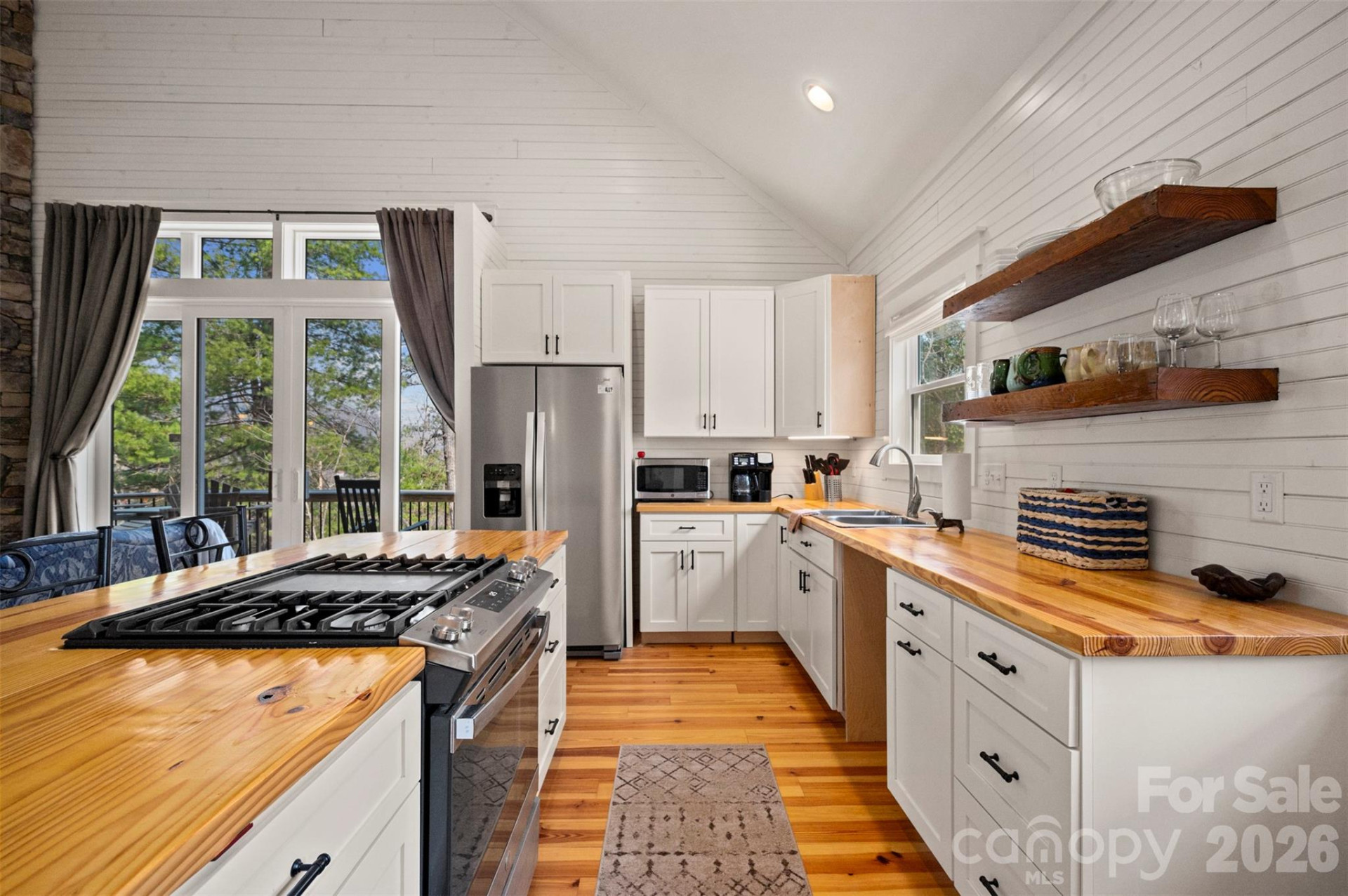 823 Silverstone Drive - Photo 11