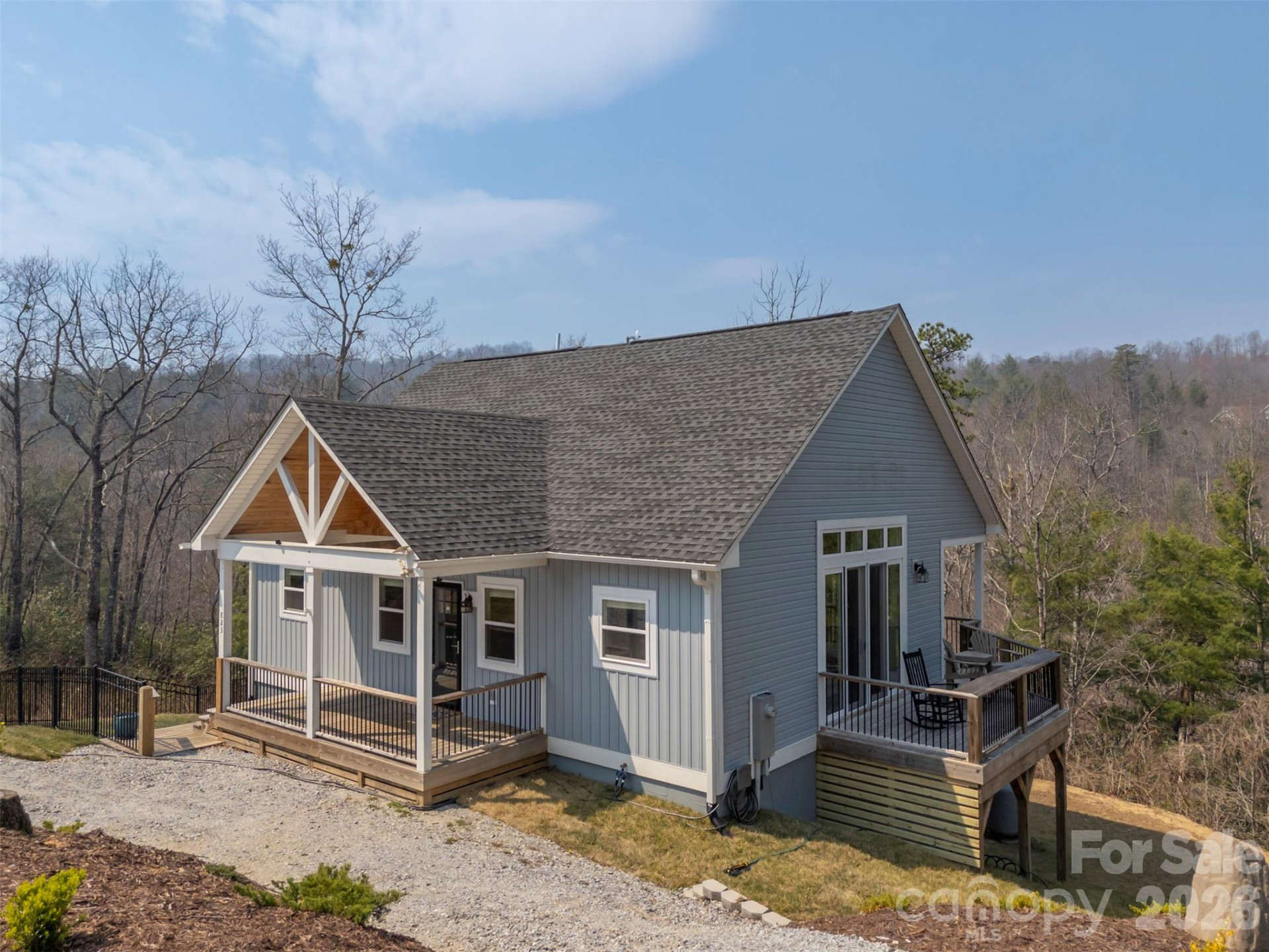 823 Silverstone Drive - Photo 3