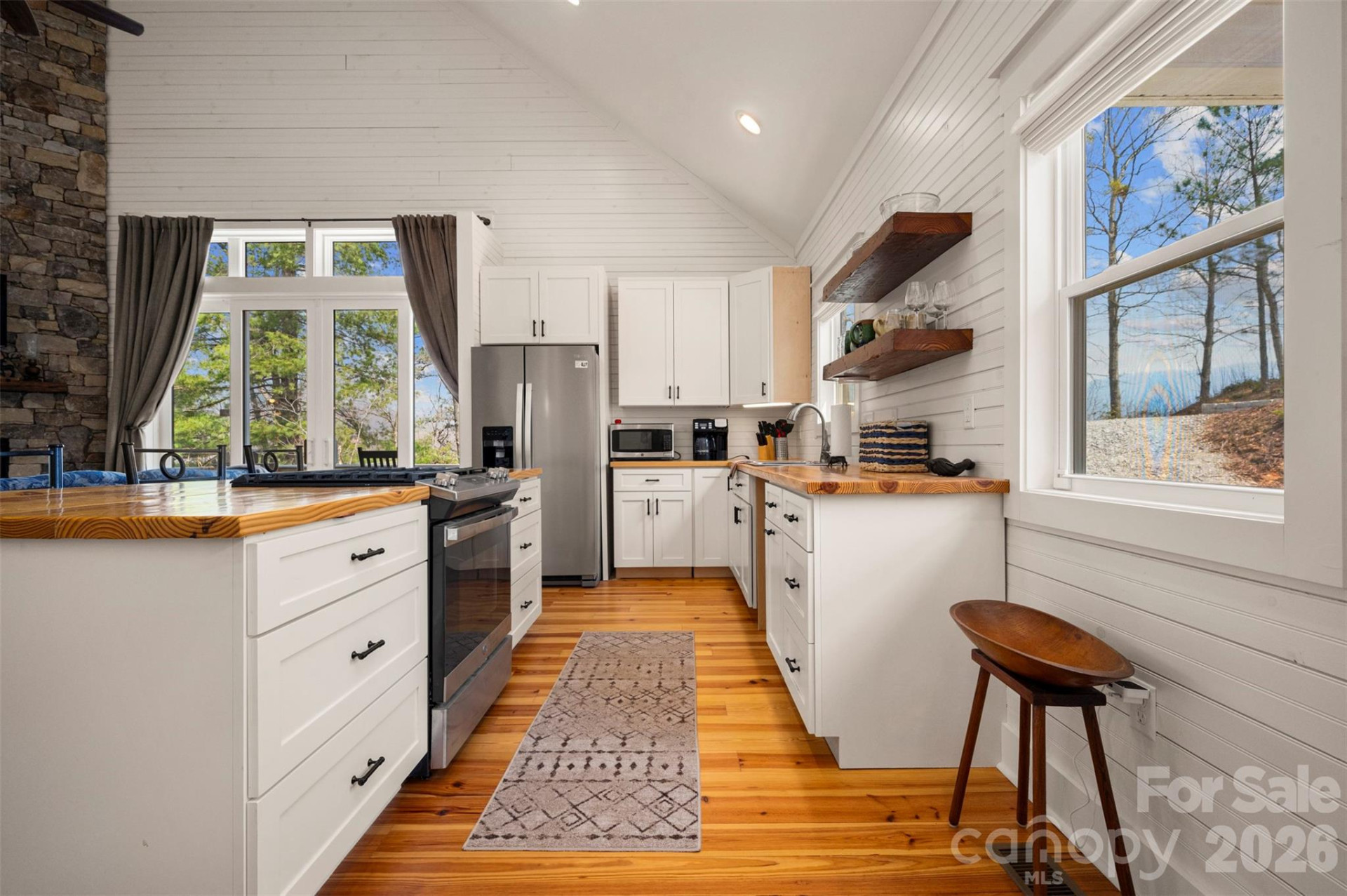 823 Silverstone Drive - Photo 10