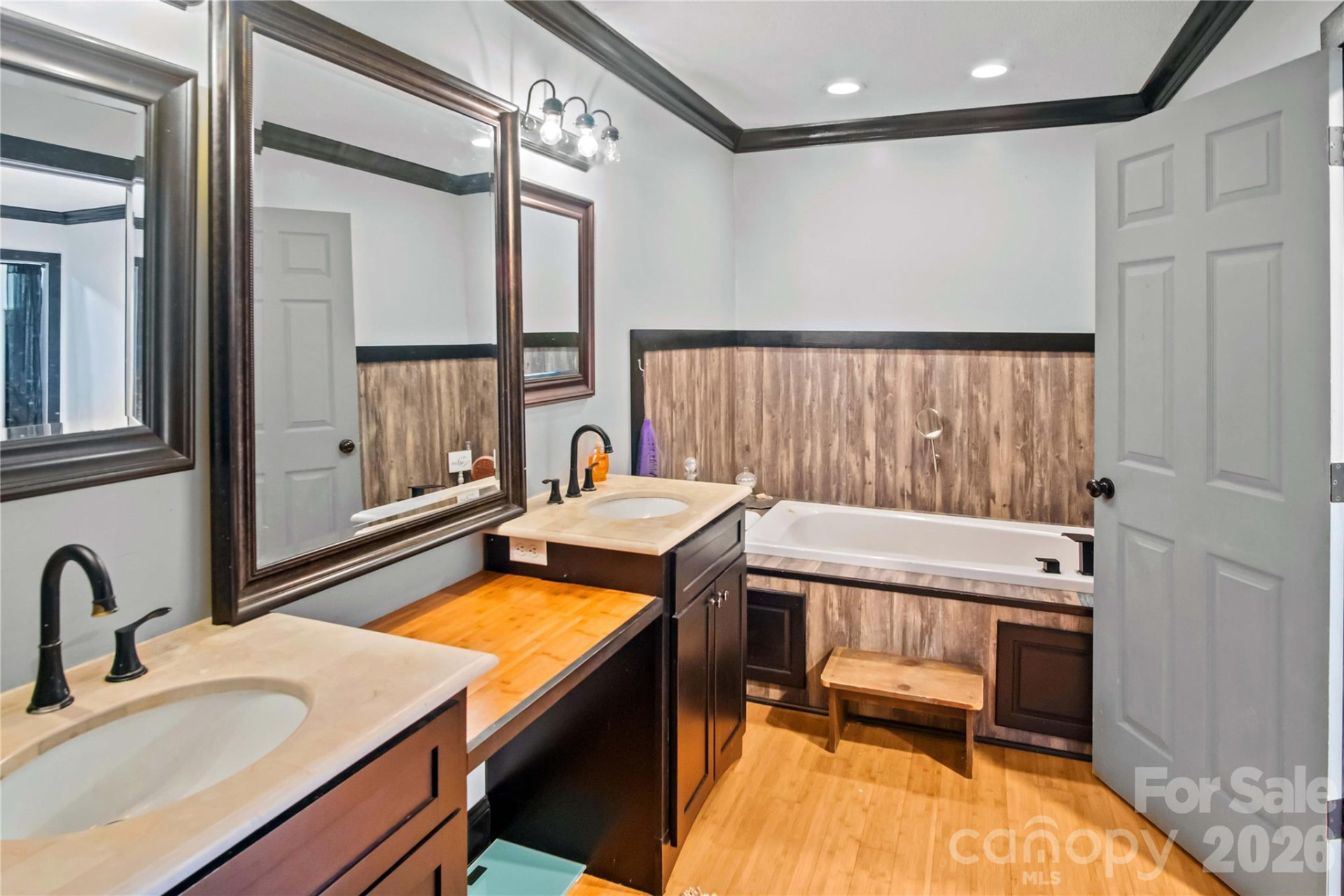 4107 Sandy Plains Road - Photo 36