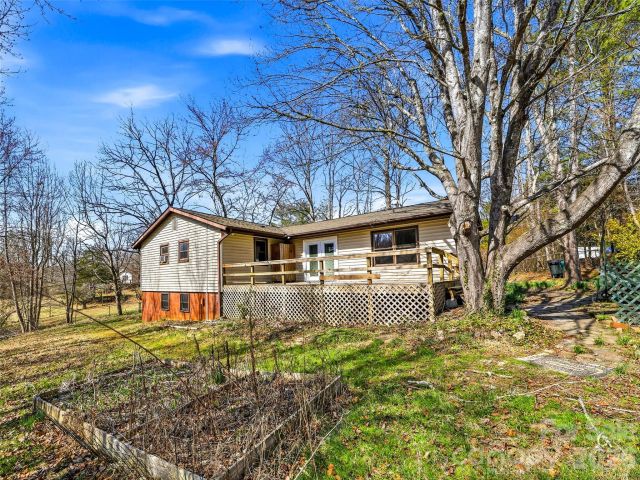 7 Nelson Road, Hendersonville, NC, 28791