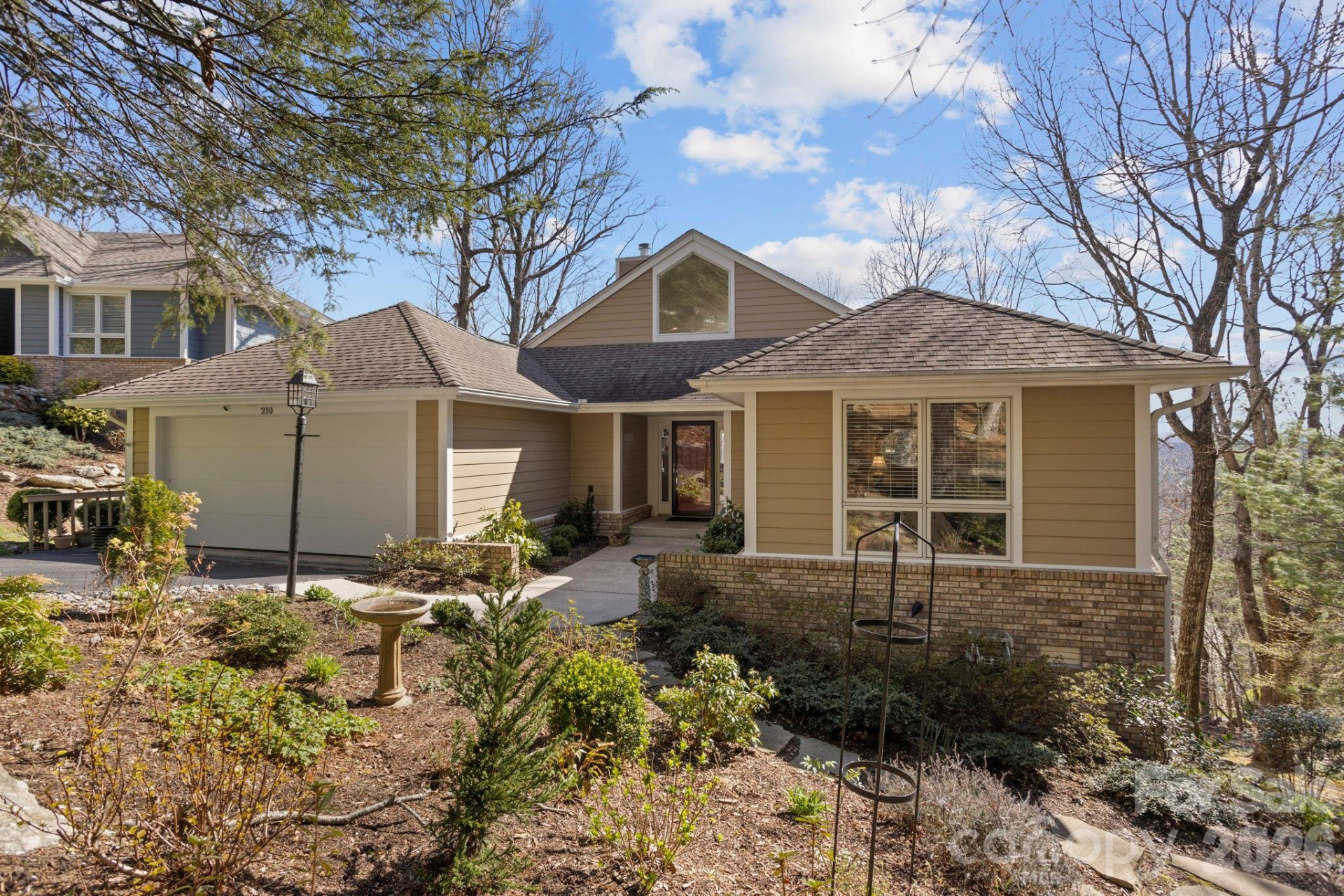 210 Claymoor Court - Photo 2