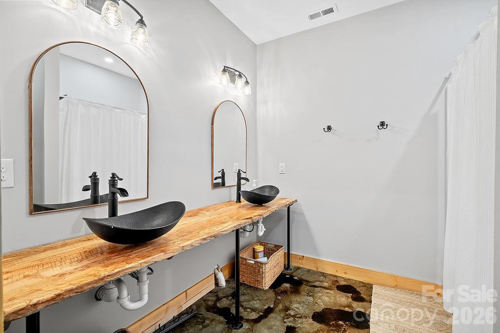 566 Mills River Road - Photo 22